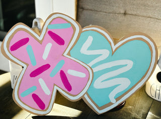 Hand-Painted Sugar Cookie XO Door Hanger – Valentine's Day Decor